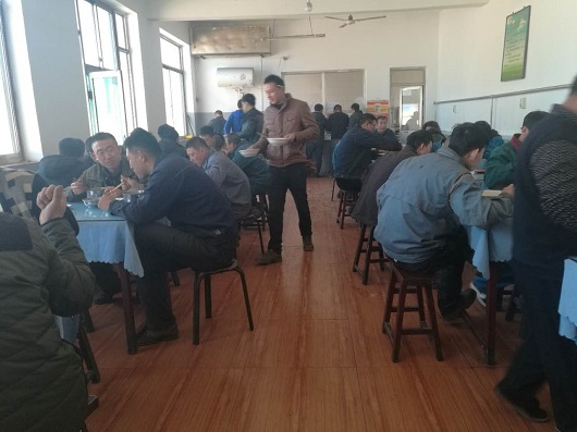 近日山西盛大鋼結(jié)構(gòu)食堂被吃貨們擠爆啦，到底是何美味？